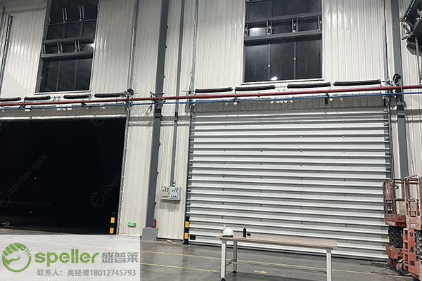 密封保溫提升門助力工廠電動(dòng)門改造，速度抗風(fēng)雙重保障